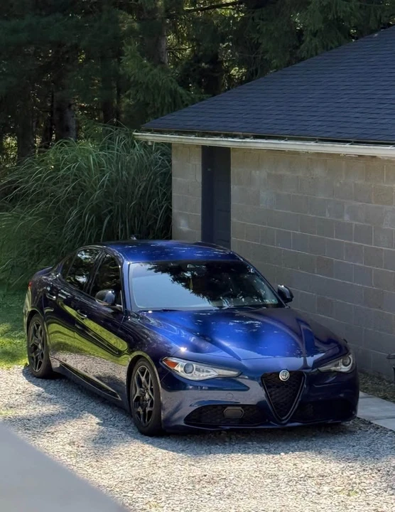 2021 Alfa Romeo Giulia - Image 8 of 10