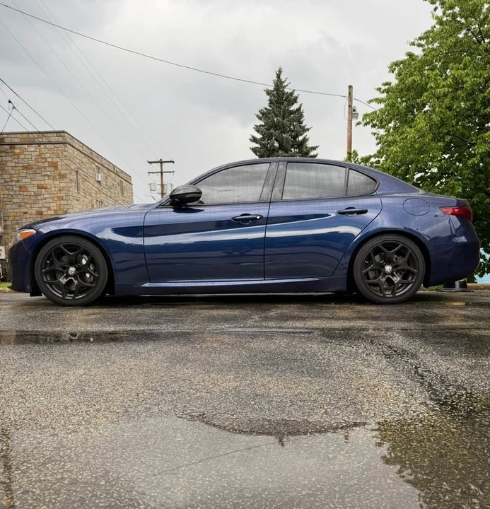 2021 Alfa Romeo Giulia - Image 5 of 10