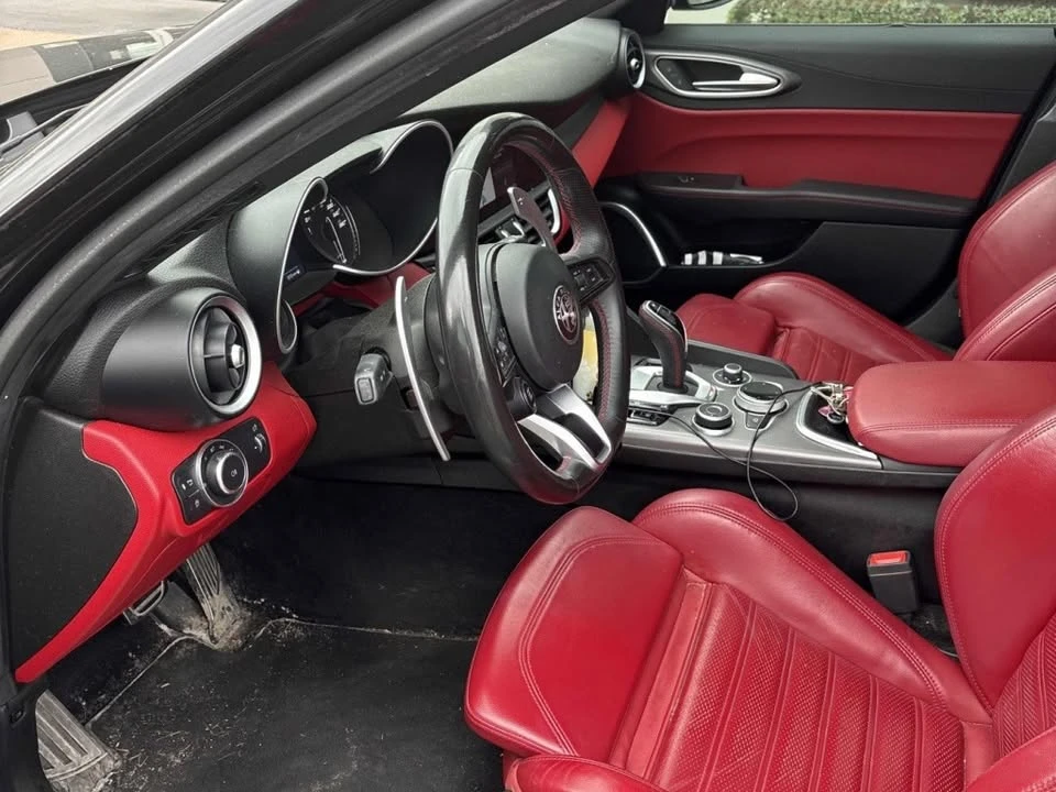 2021 Alfa Romeo Giulia - Image 5 of 6