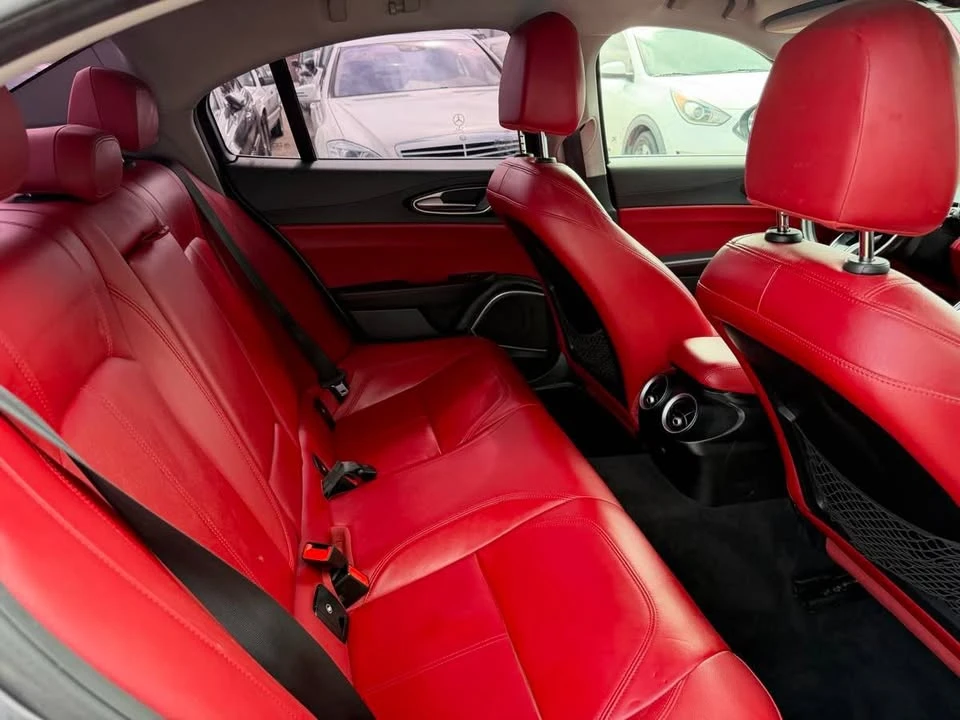 2021 Alfa Romeo Giulia - Image 9 of 20