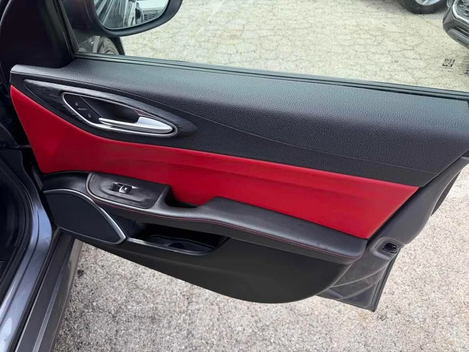 2021 Alfa Romeo Giulia - Image 11 of 20