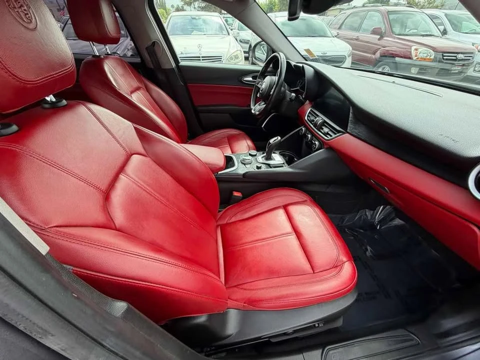 2021 Alfa Romeo Giulia - Image 12 of 20