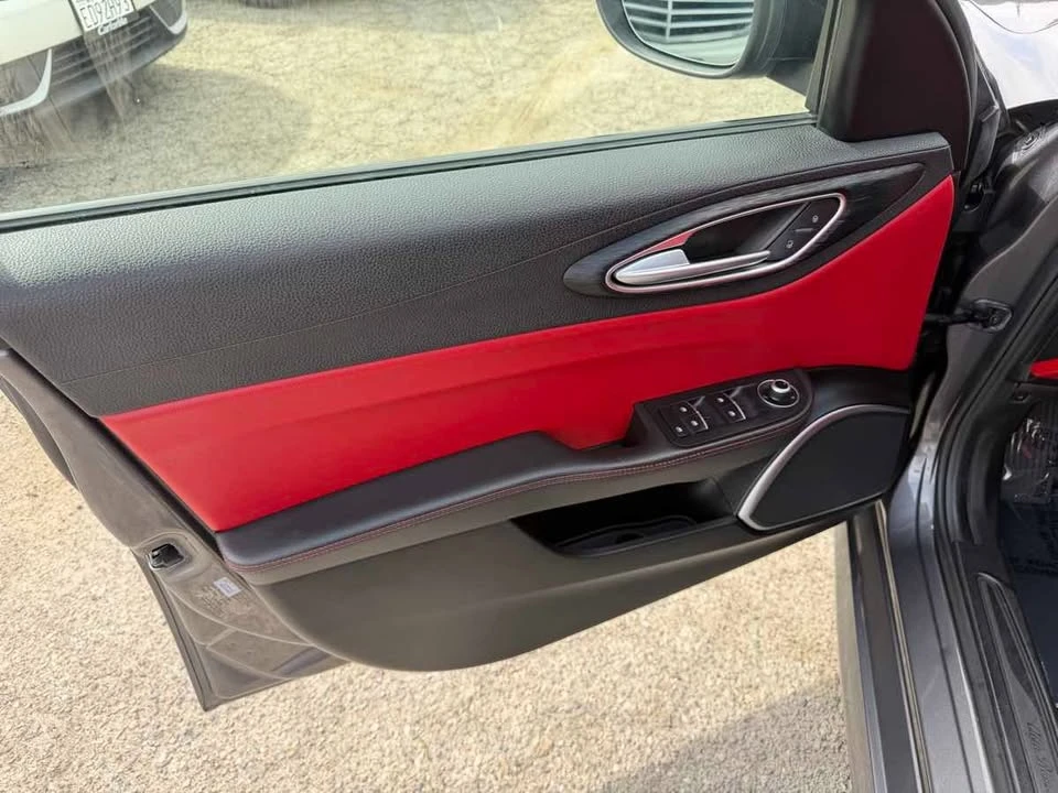 2021 Alfa Romeo Giulia - Image 6 of 20