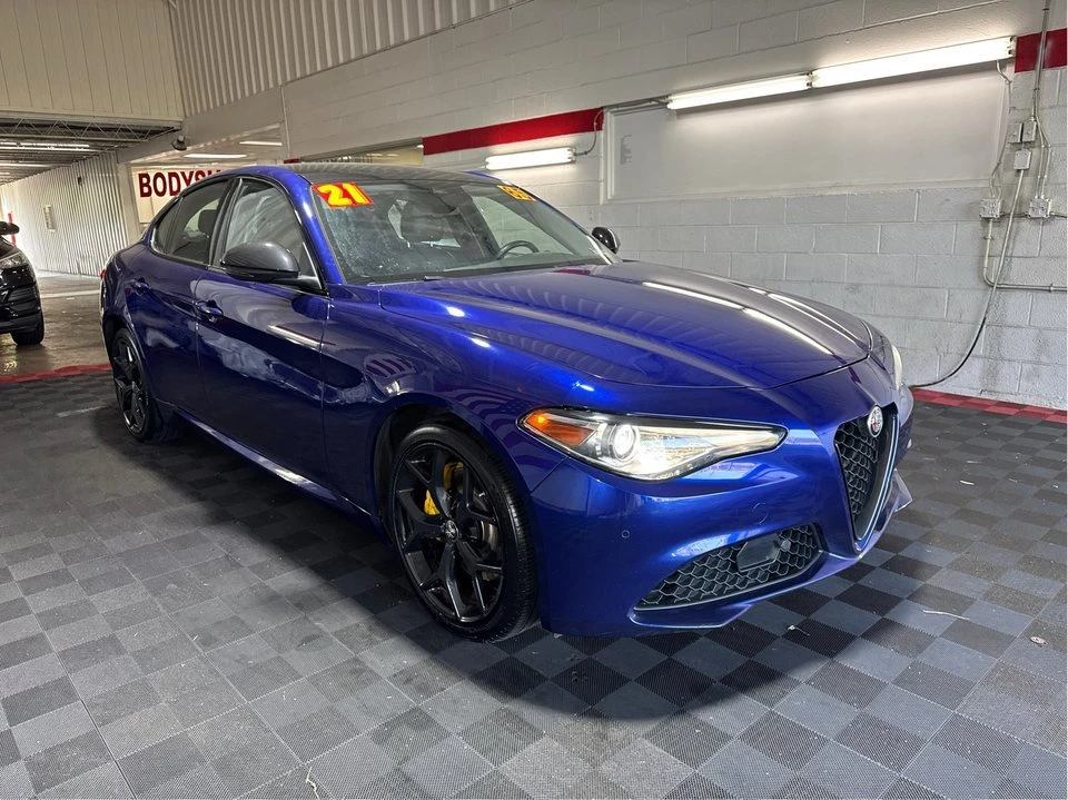 2021 Alfa Romeo Giulia - Image 3 of 20