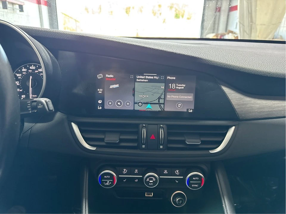 2021 Alfa Romeo Giulia - Image 15 of 20