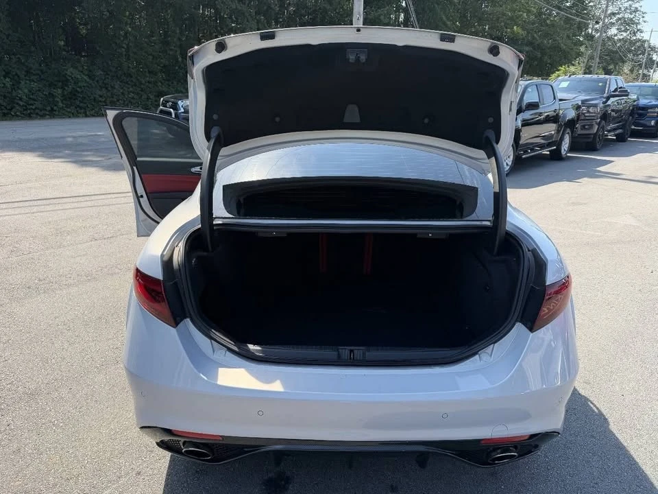 2021 Alfa Romeo Giulia - Image 6 of 20