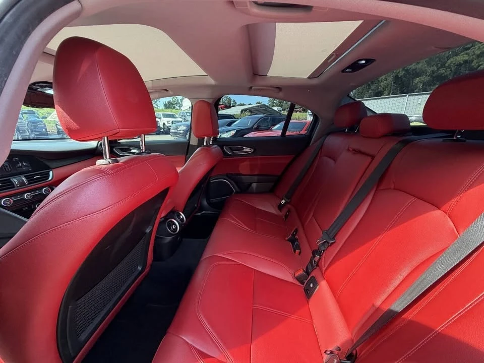 2021 Alfa Romeo Giulia - Image 16 of 20