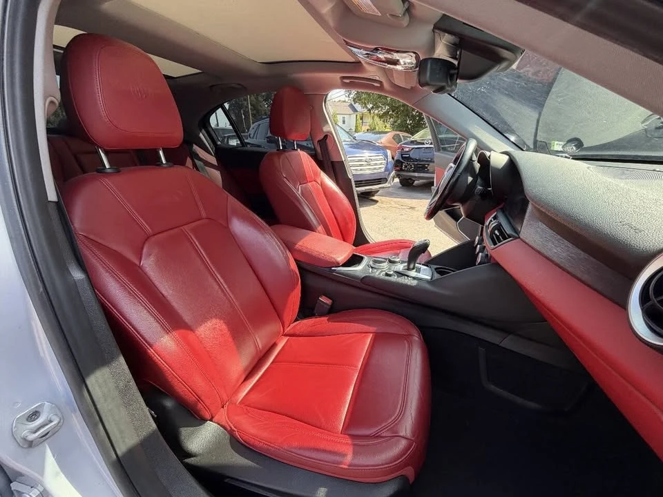 2021 Alfa Romeo Giulia - Image 19 of 20