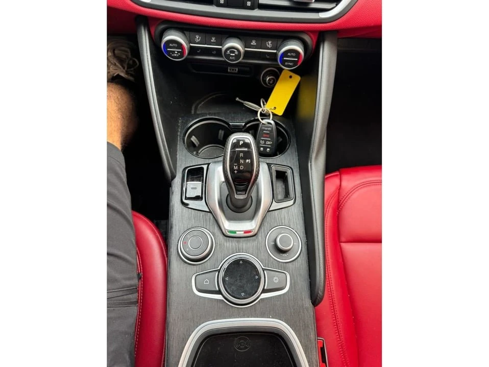 2021 Alfa Romeo Giulia - Image 16 of 20