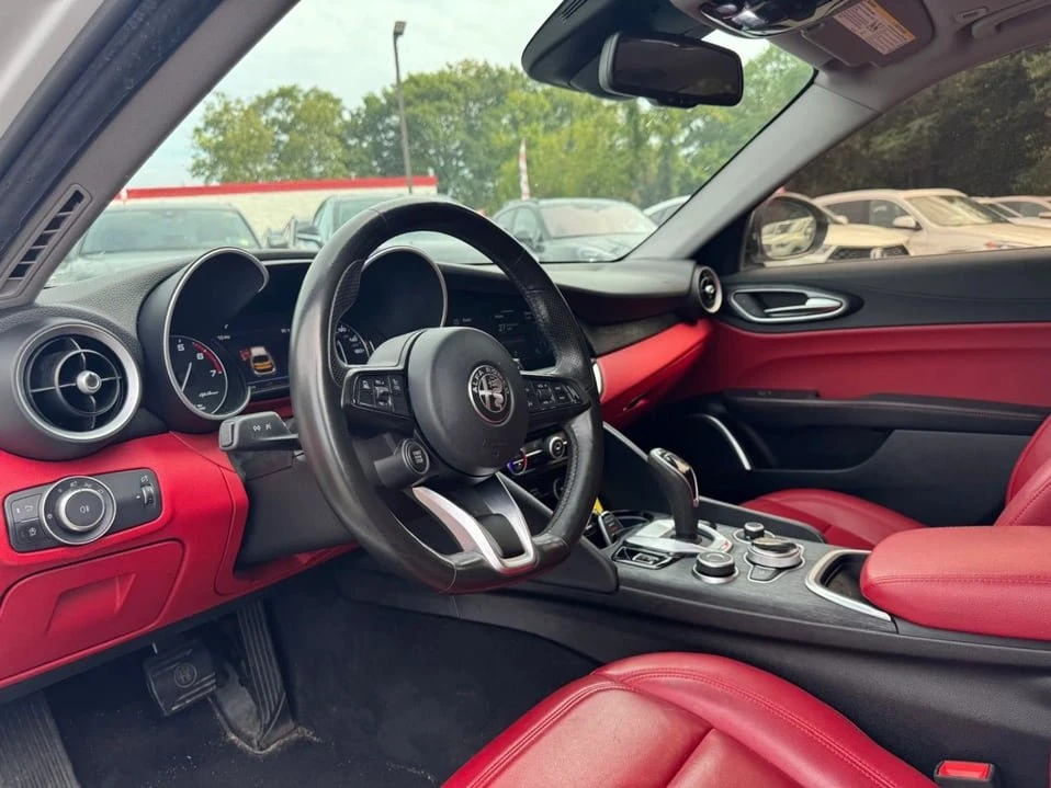 2021 Alfa Romeo Giulia - Image 18 of 20