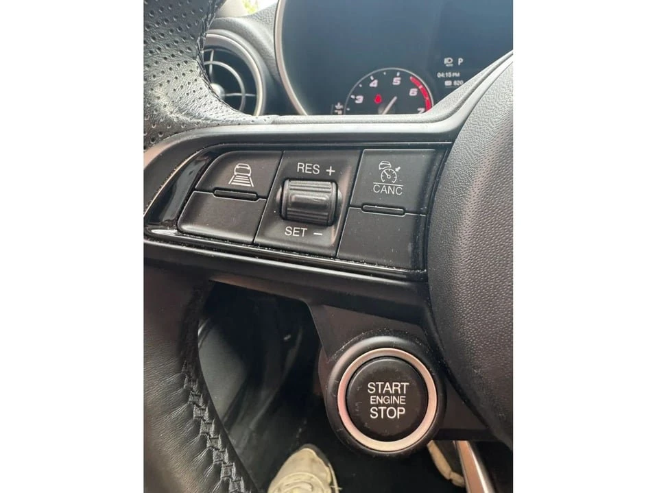 2021 Alfa Romeo Giulia - Image 11 of 20