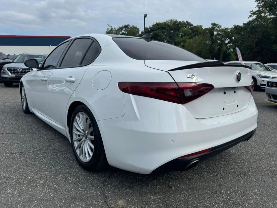 2021 Alfa Romeo Giulia - Image 3 of 20