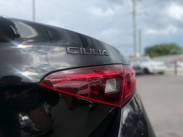 2021 Alfa Romeo Giulia - Image 11 of 20
