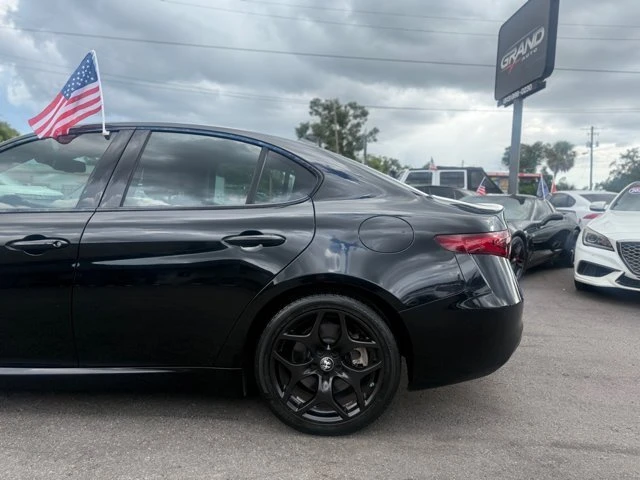 2021 Alfa Romeo Giulia - Image 7 of 20