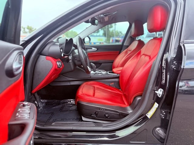 2021 Alfa Romeo Giulia - Image 19 of 20