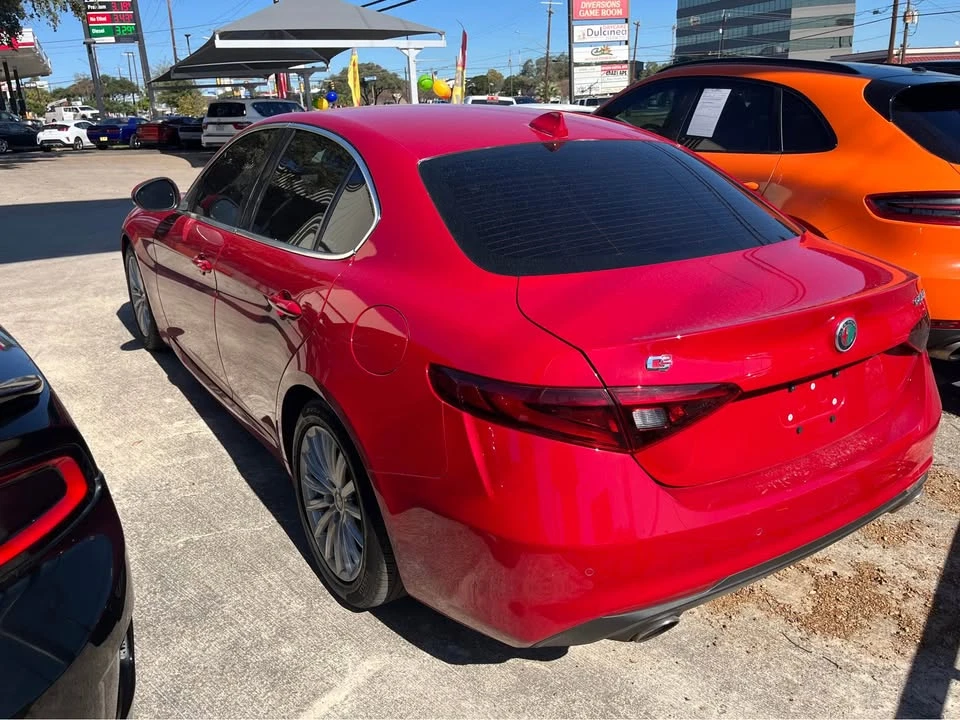 2021 Alfa Romeo Giulia - Image 4 of 10