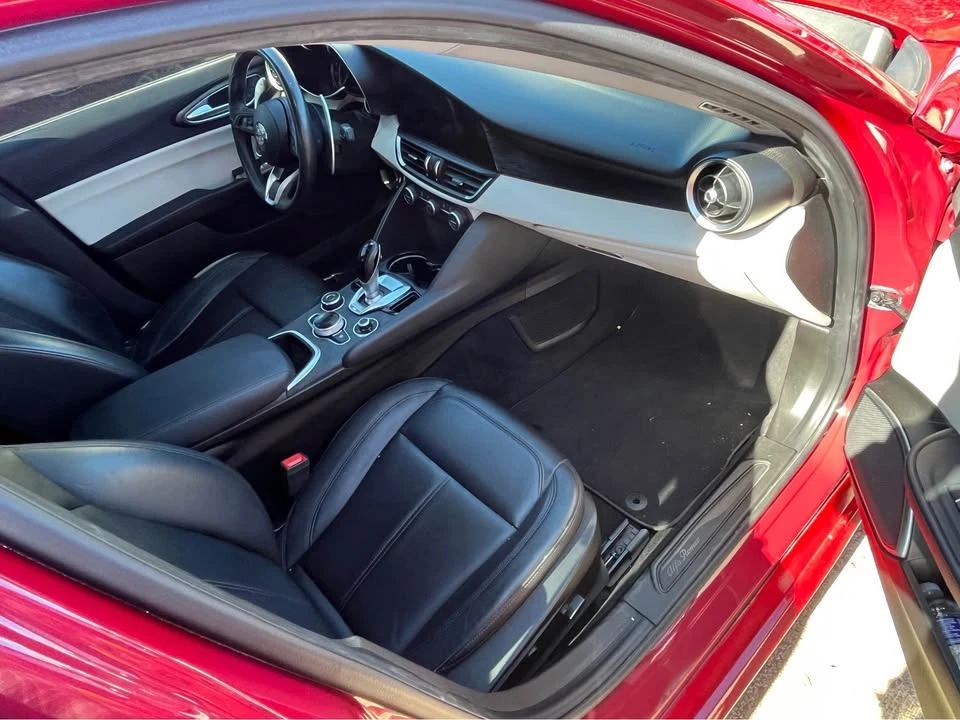 2021 Alfa Romeo Giulia - Image 8 of 10