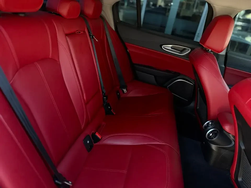 2021 Alfa Romeo Giulia - Image 7 of 9