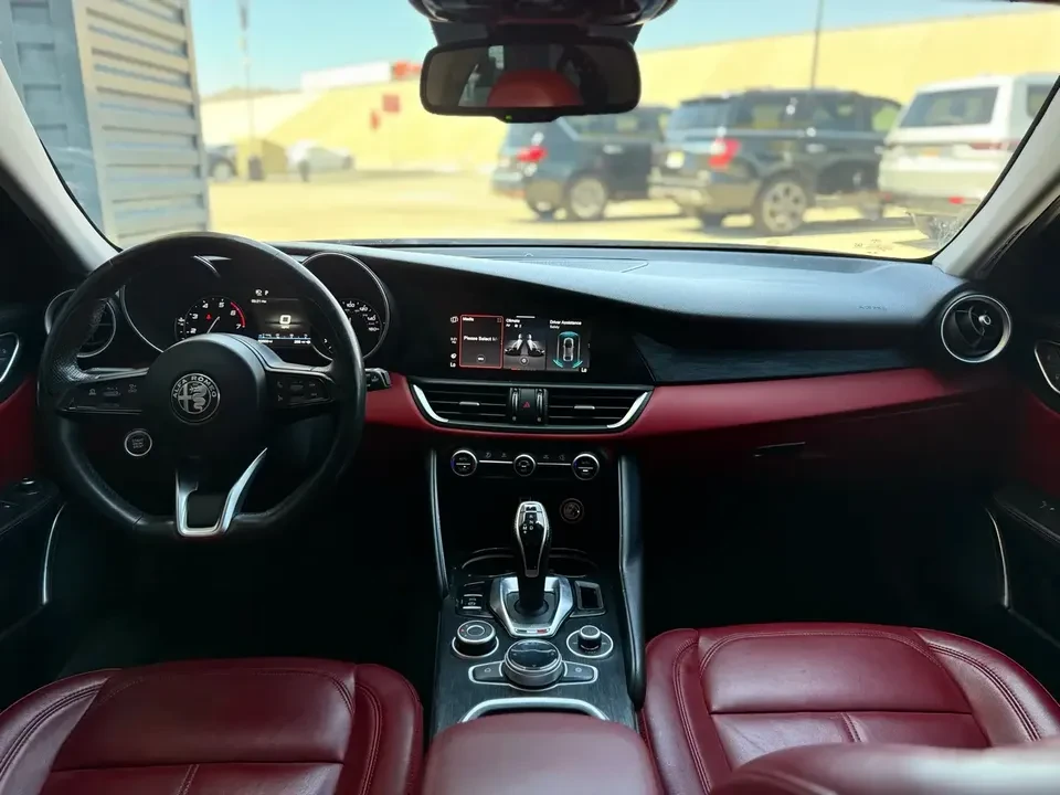 2021 Alfa Romeo Giulia - Image 8 of 9