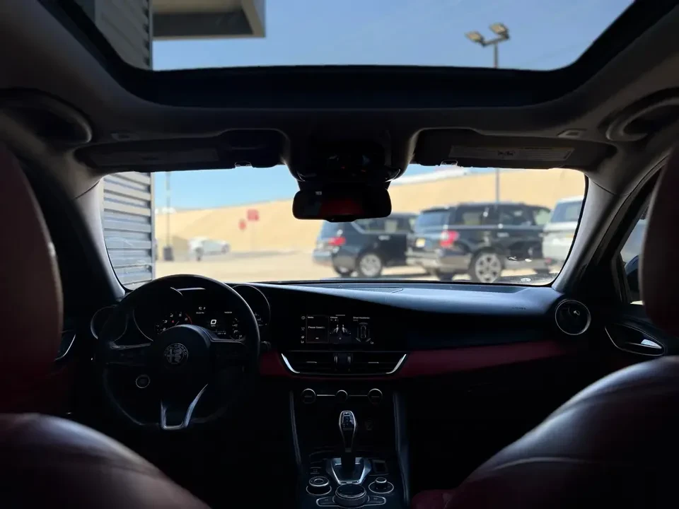 2021 Alfa Romeo Giulia - Image 9 of 9
