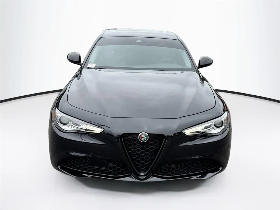 2021 Alfa Romeo Giulia - Image 2 of 21