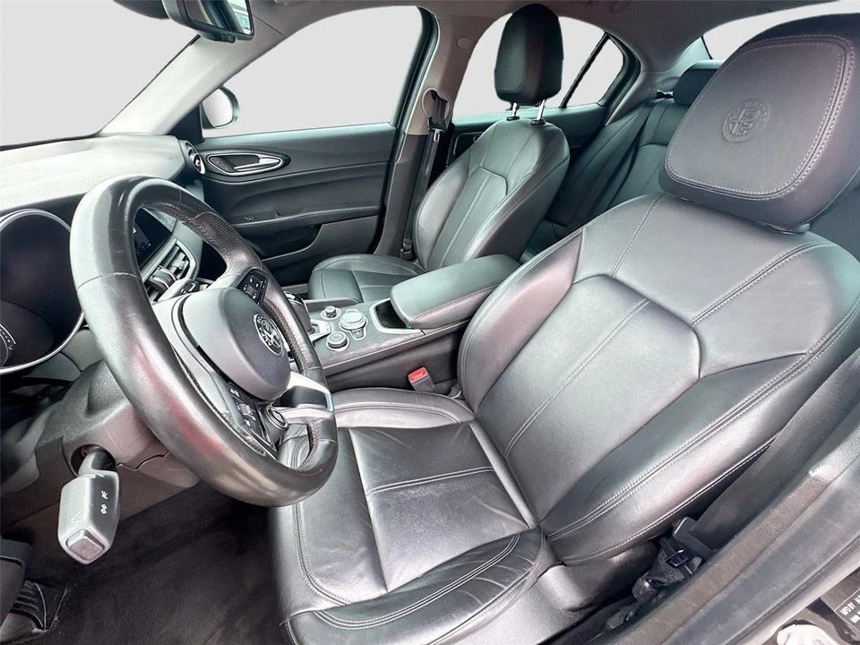 2021 Alfa Romeo Giulia - Image 20 of 21