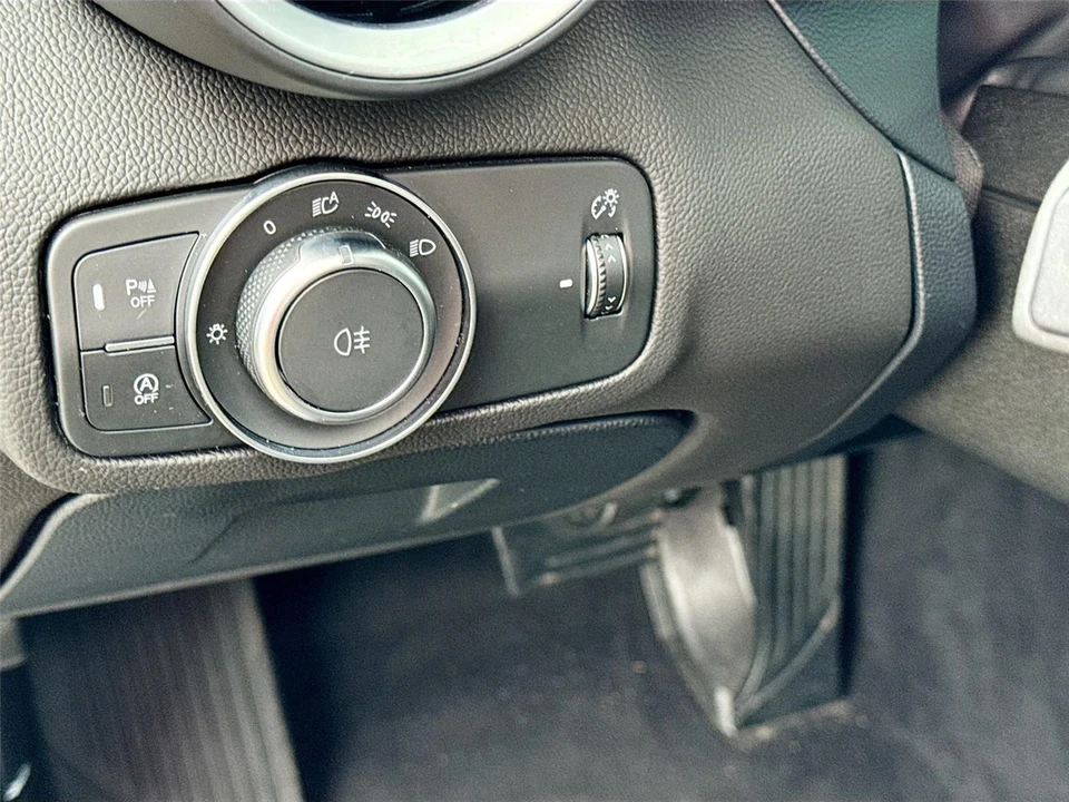 2021 Alfa Romeo Giulia - Image 10 of 21
