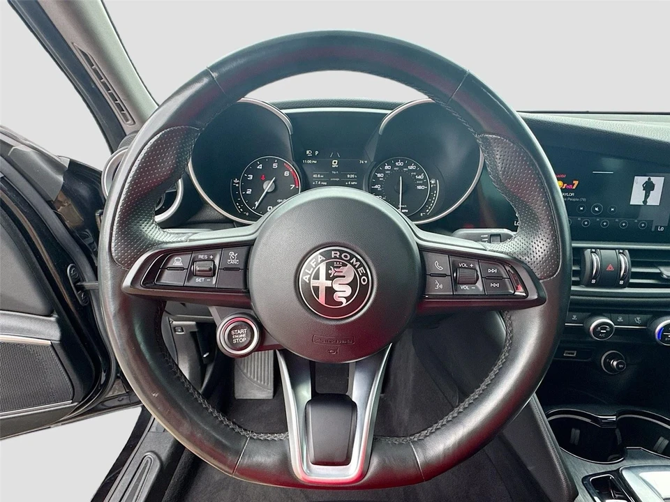2021 Alfa Romeo Giulia - Image 11 of 21