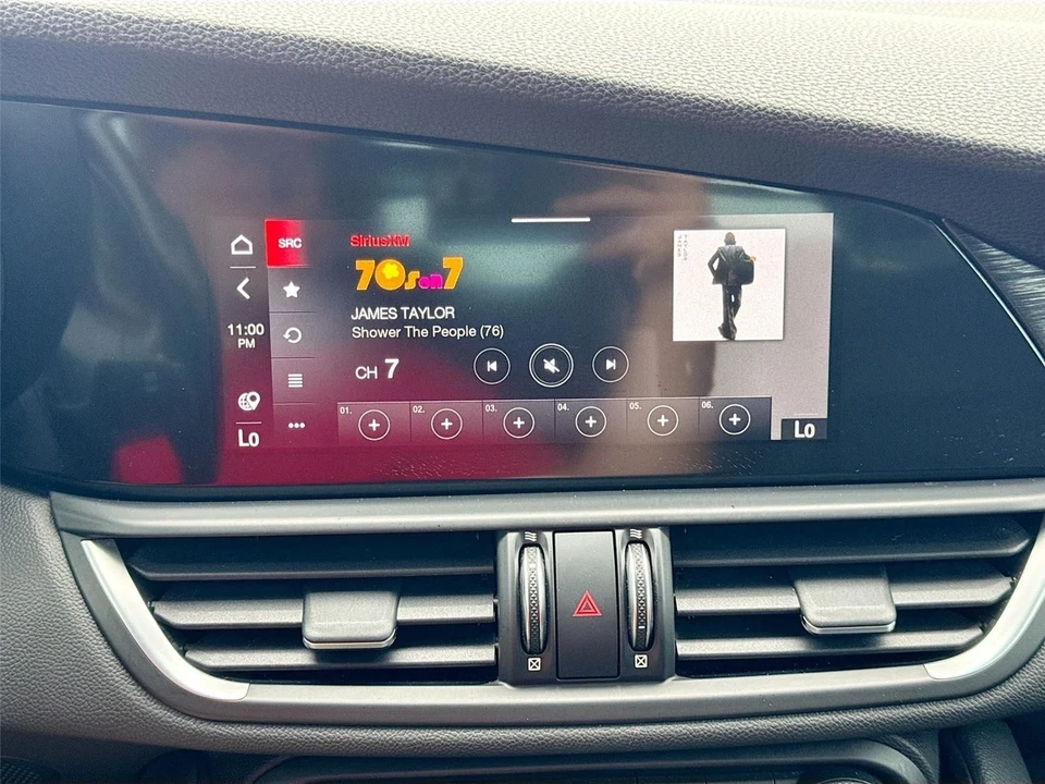 2021 Alfa Romeo Giulia - Image 14 of 21