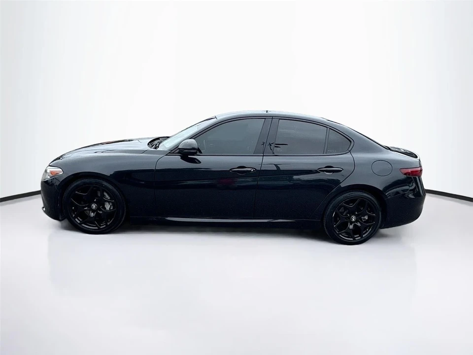 2021 Alfa Romeo Giulia - Image 4 of 21
