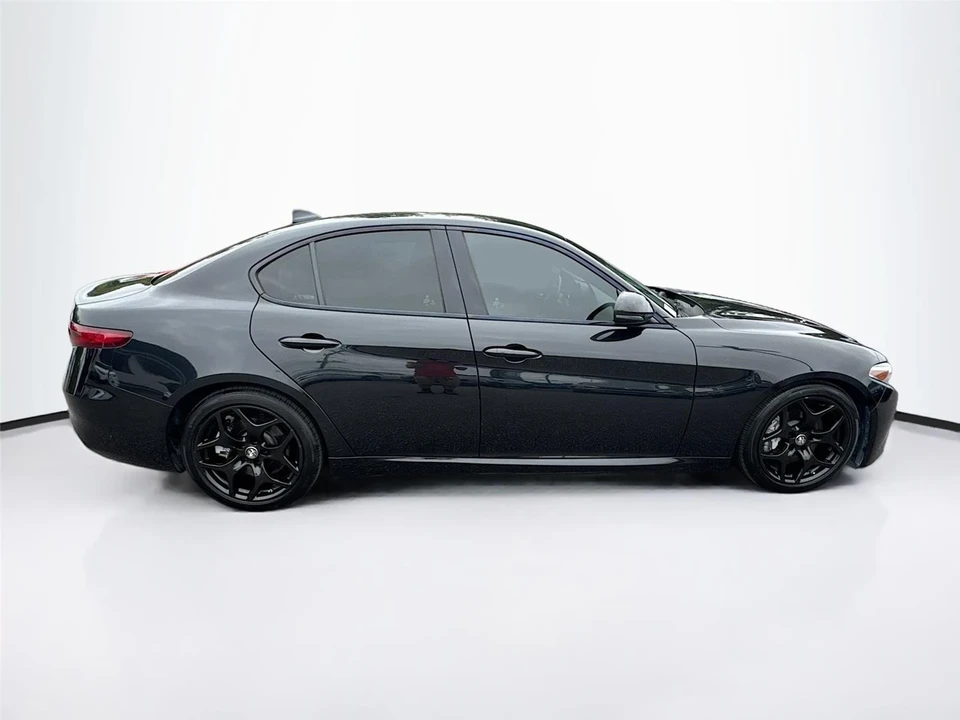 2021 Alfa Romeo Giulia - Image 8 of 21