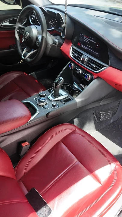 2021 Alfa Romeo Giulia - Image 4 of 7