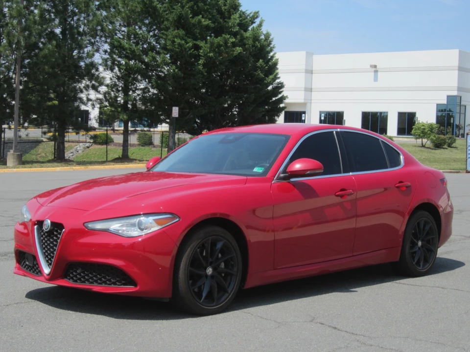 2021 Alfa Romeo Giulia - Image 2 of 31