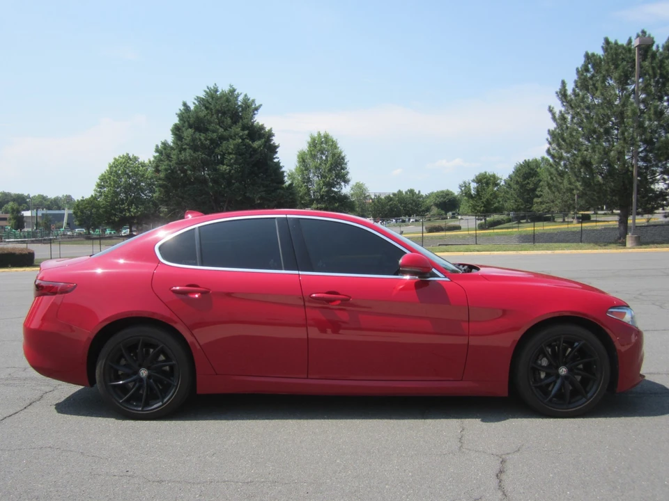 2021 Alfa Romeo Giulia - Image 12 of 31