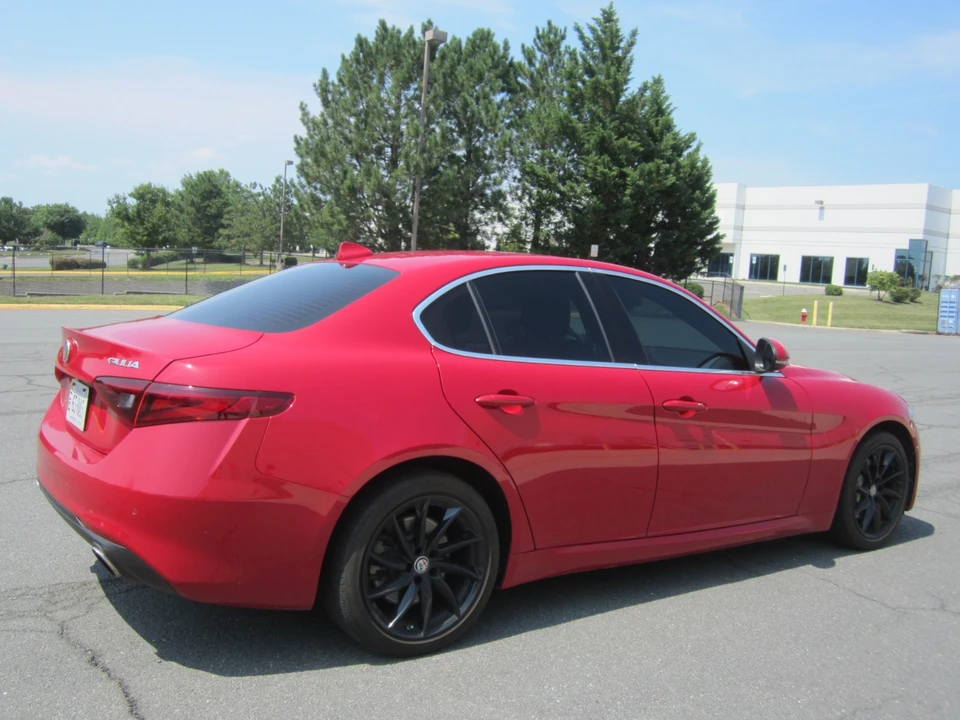 2021 Alfa Romeo Giulia - Image 11 of 31