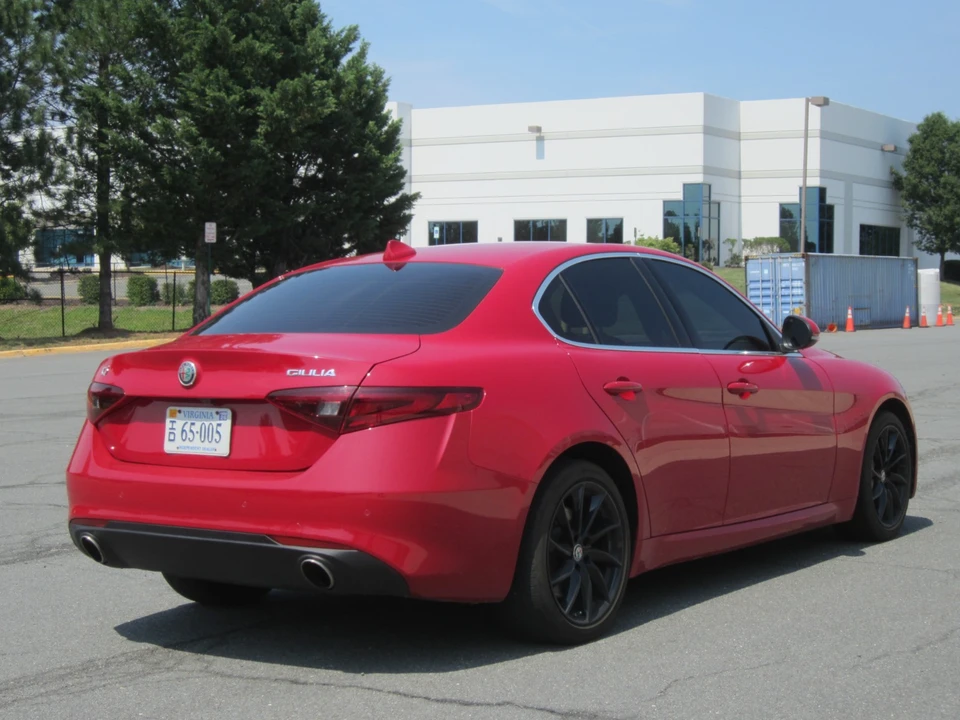 2021 Alfa Romeo Giulia - Image 10 of 31