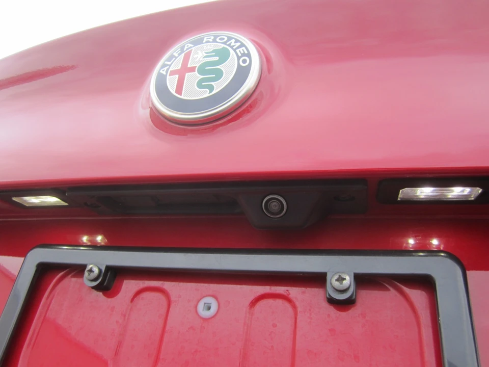 2021 Alfa Romeo Giulia - Image 17 of 31