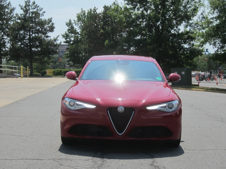 2021 Alfa Romeo Giulia - Image 15 of 31