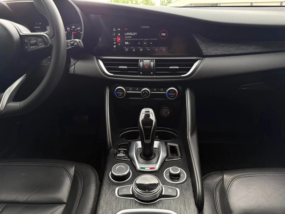 2021 Alfa Romeo Giulia - Image 16 of 20