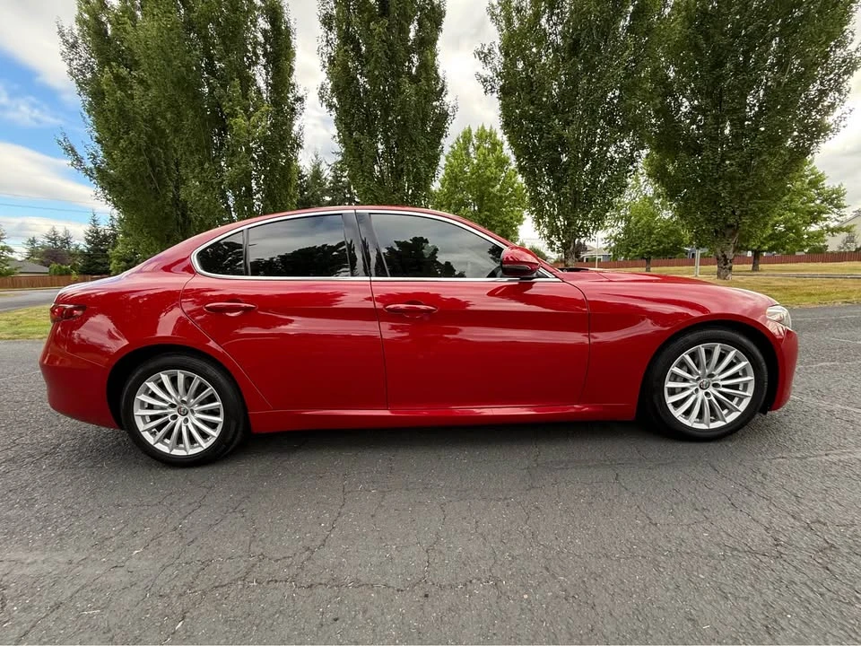 2021 Alfa Romeo Giulia - Image 5 of 20