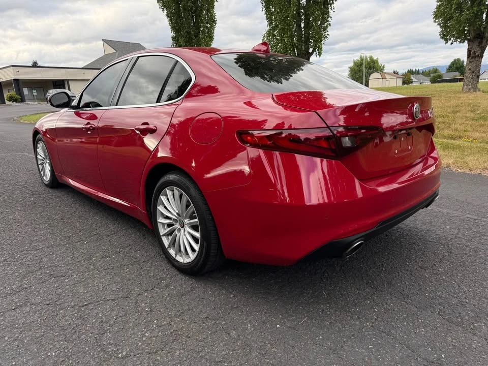 2021 Alfa Romeo Giulia - Image 8 of 20