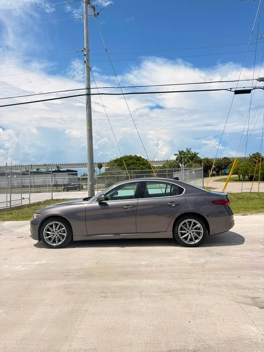 2021 Alfa Romeo Giulia - Image 4 of 9