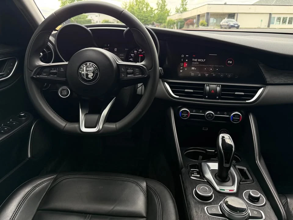 2021 Alfa Romeo Giulia - Image 14 of 20