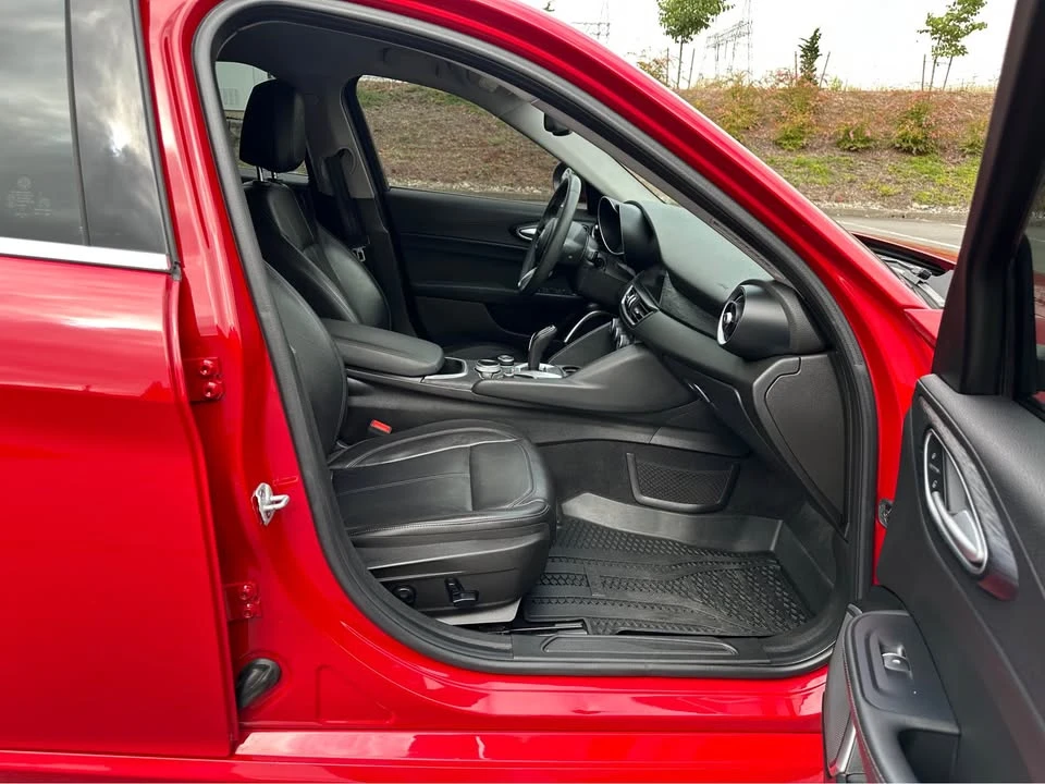 2021 Alfa Romeo Giulia - Image 10 of 20