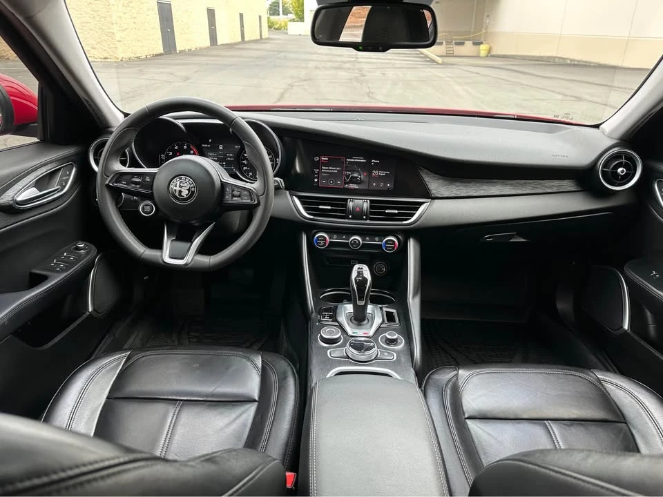 2021 Alfa Romeo Giulia - Image 14 of 20