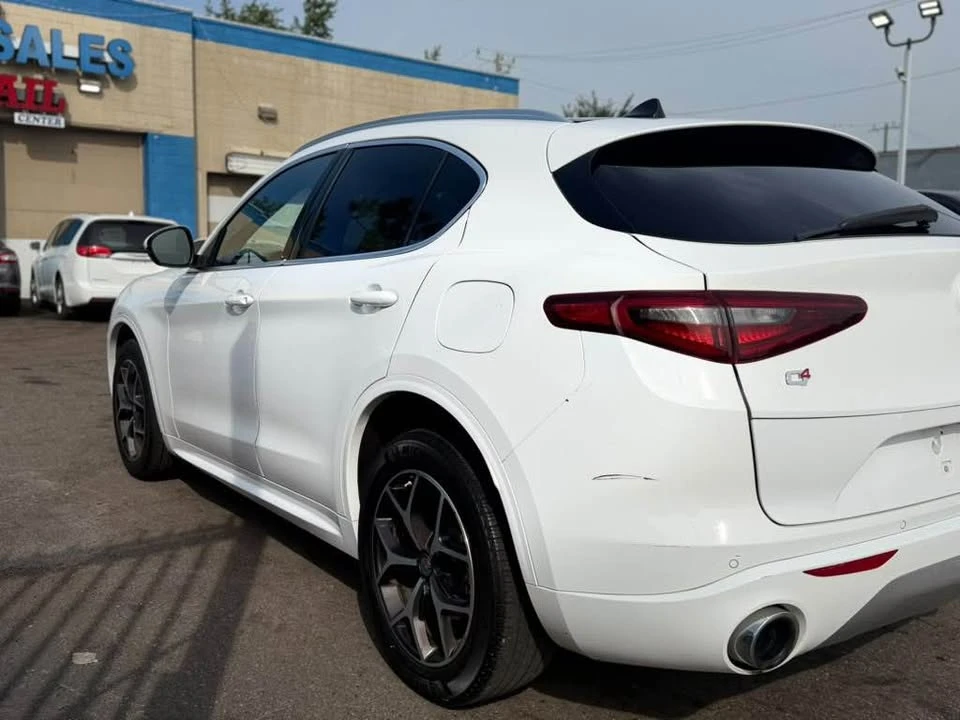 2021 Alfa Romeo Giulia - Image 4 of 13