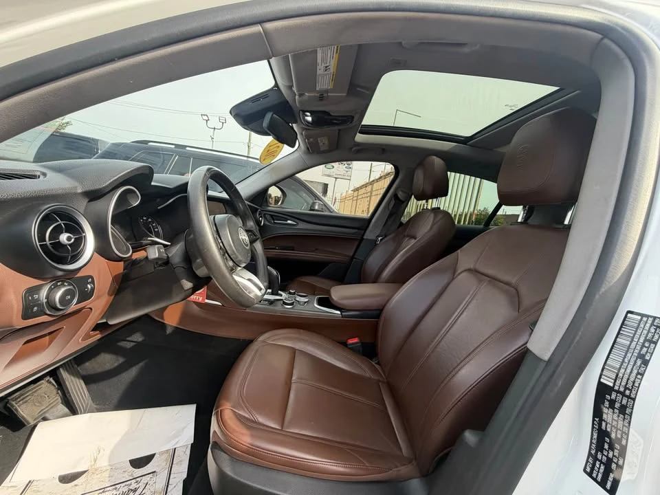 2021 Alfa Romeo Giulia - Image 8 of 13