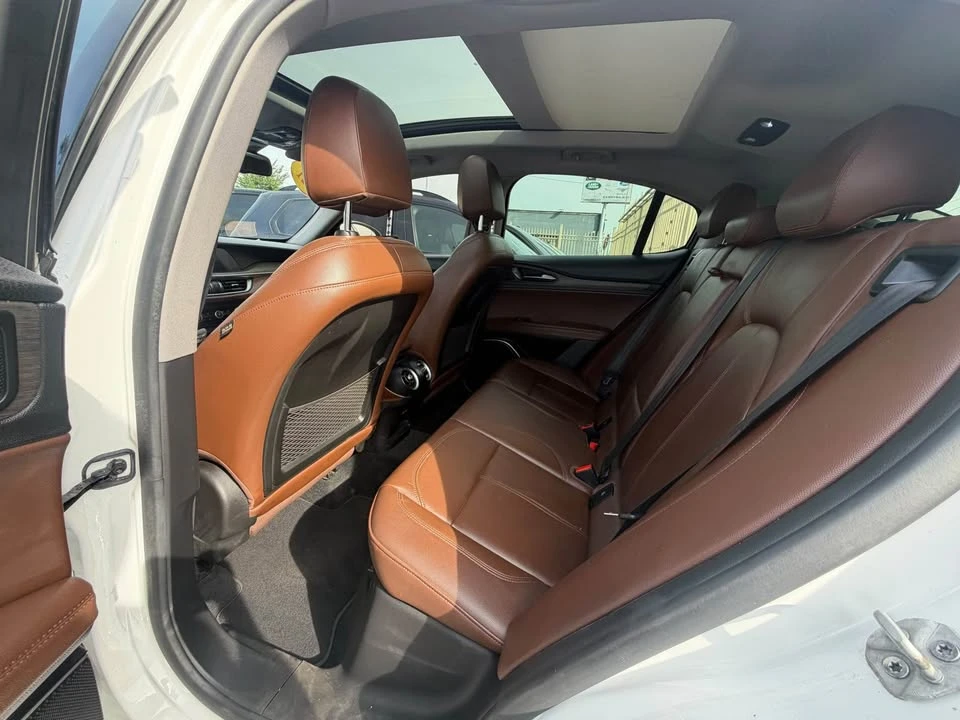 2021 Alfa Romeo Giulia - Image 11 of 13