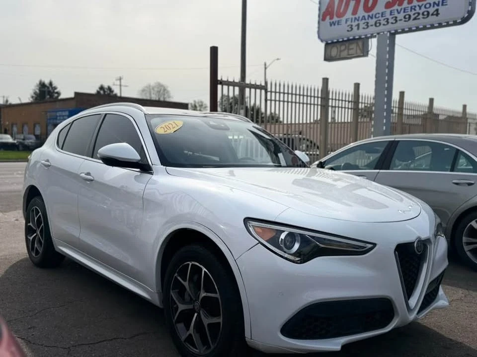 2021 Alfa Romeo Giulia - Image 2 of 13