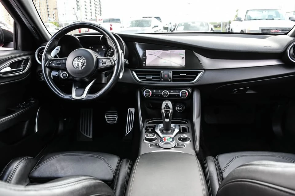 2021 Alfa Romeo Giulia - Image 19 of 20